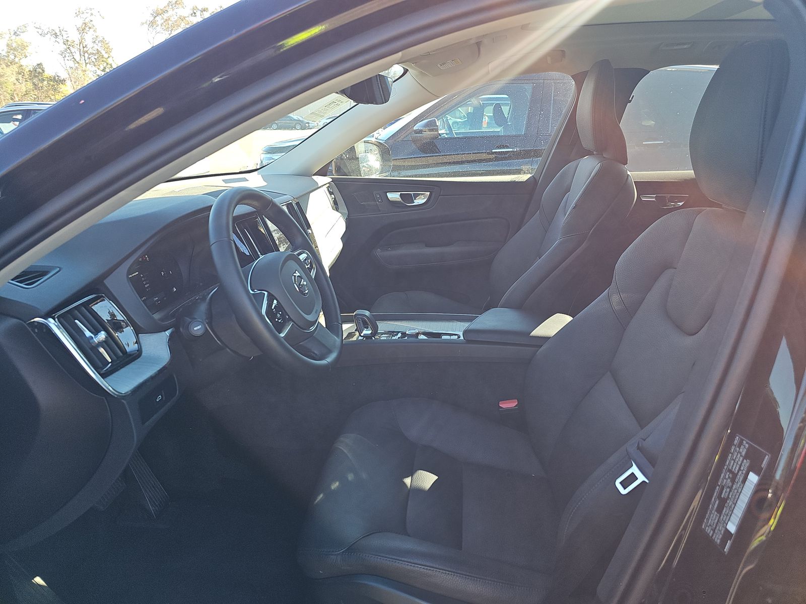 2025 Volvo XC60 B5 Plus AWD