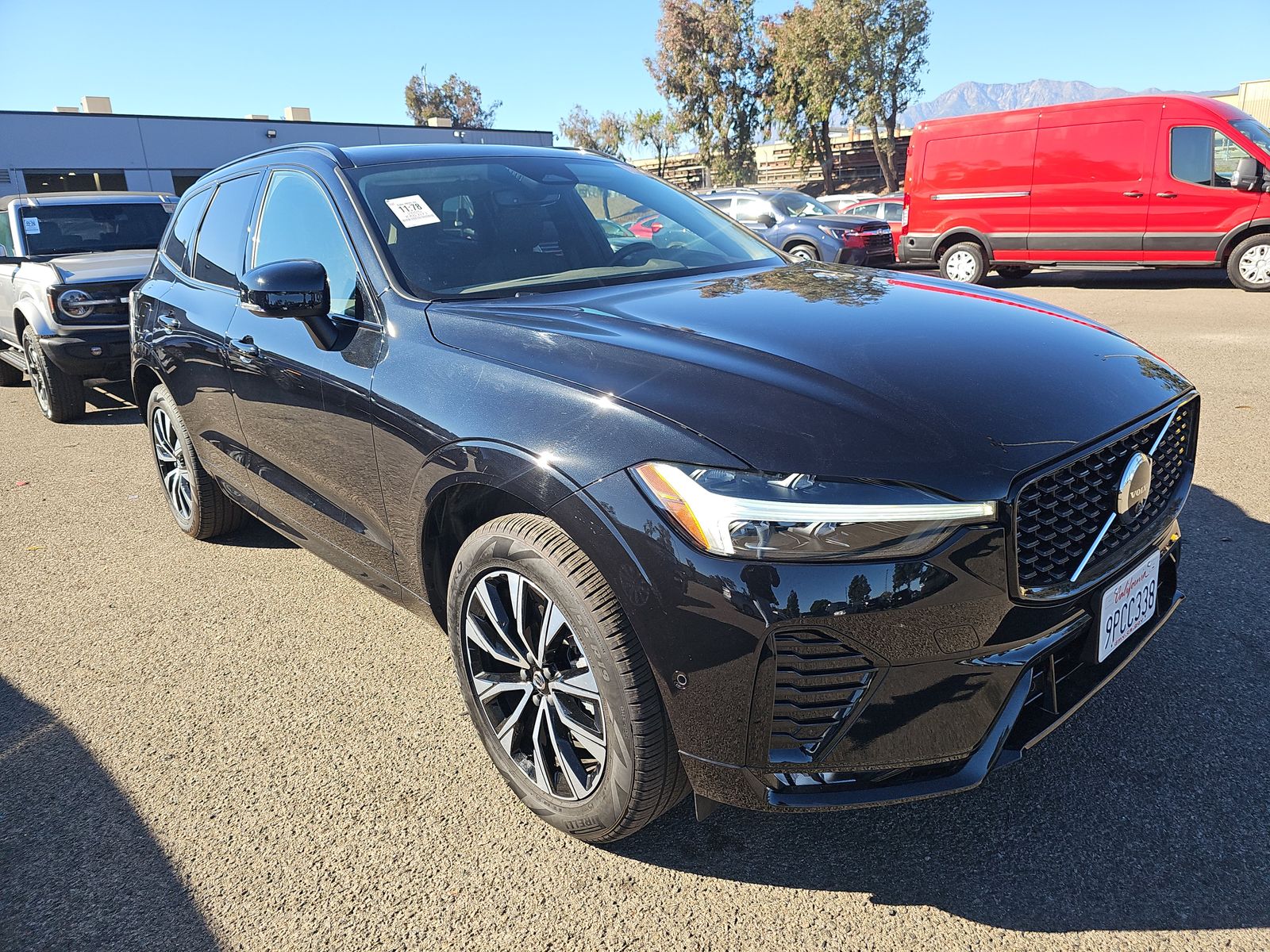 2025 Volvo XC60 B5 Plus AWD