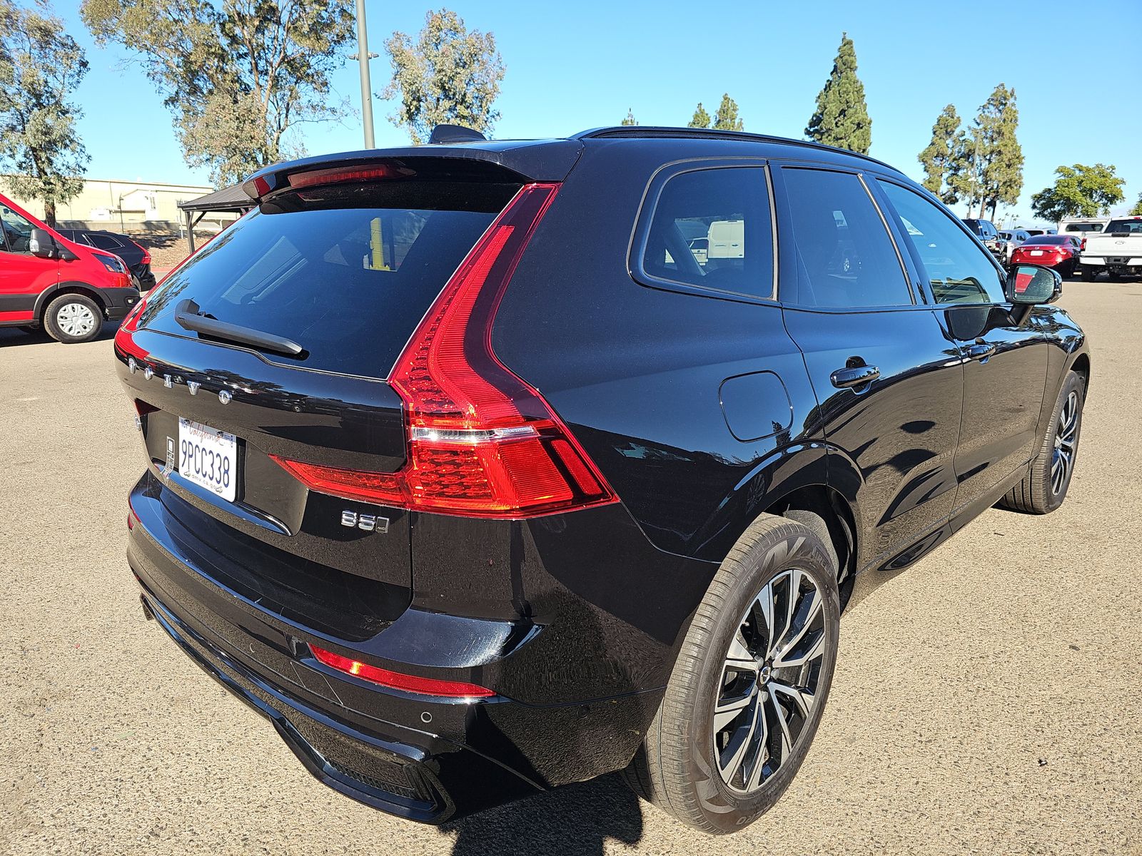 2025 Volvo XC60 B5 Plus AWD
