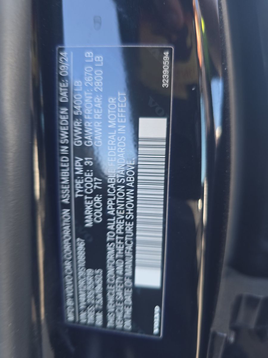 2025 Volvo XC60 B5 Plus AWD