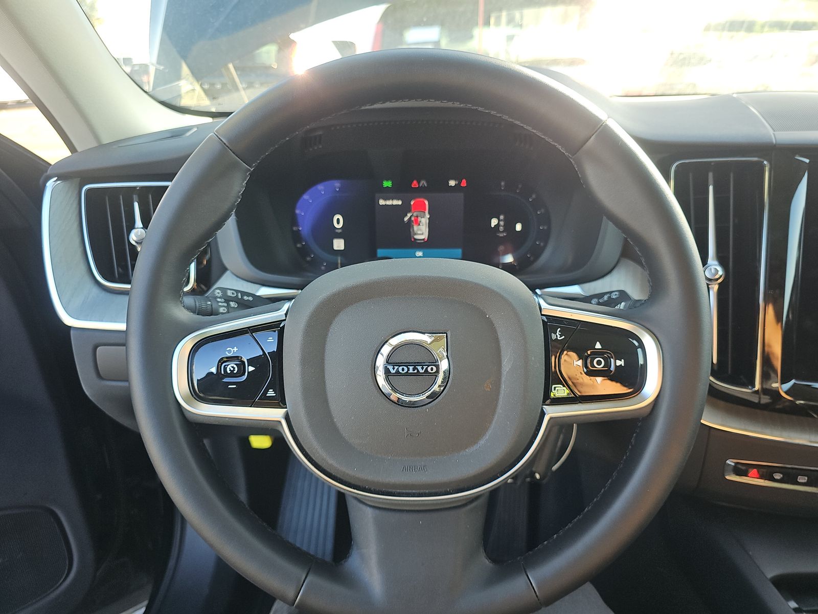 2025 Volvo XC60 B5 Plus AWD