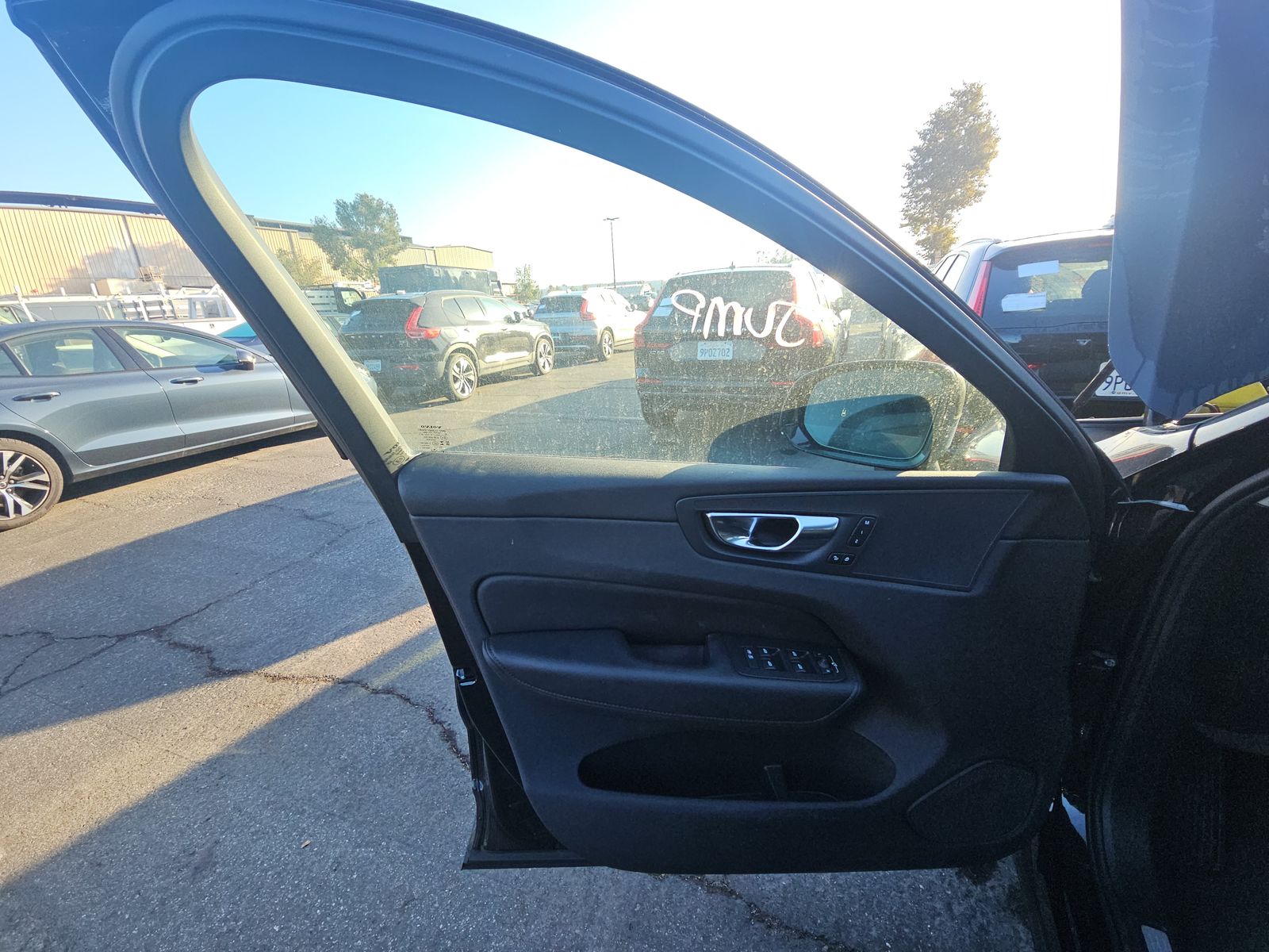 2025 Volvo XC60 B5 Plus AWD