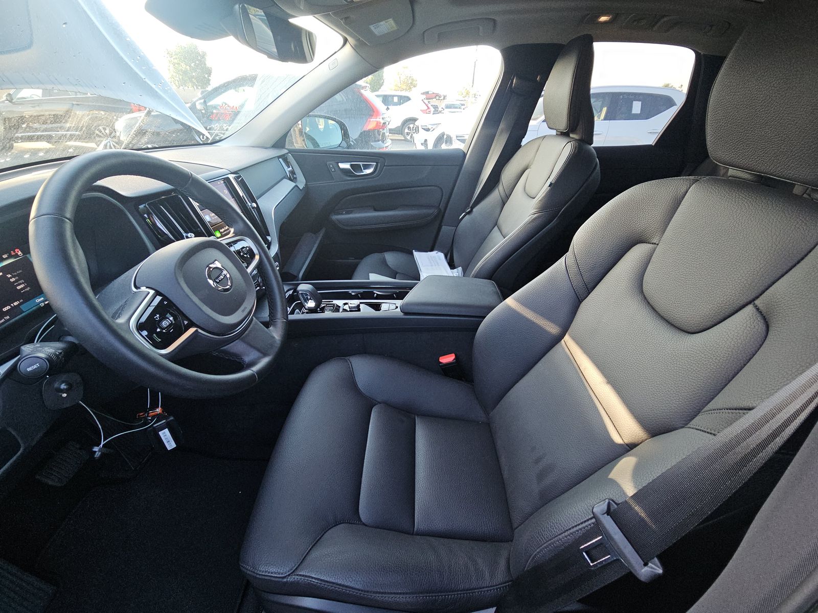 2025 Volvo XC60 B5 Plus AWD