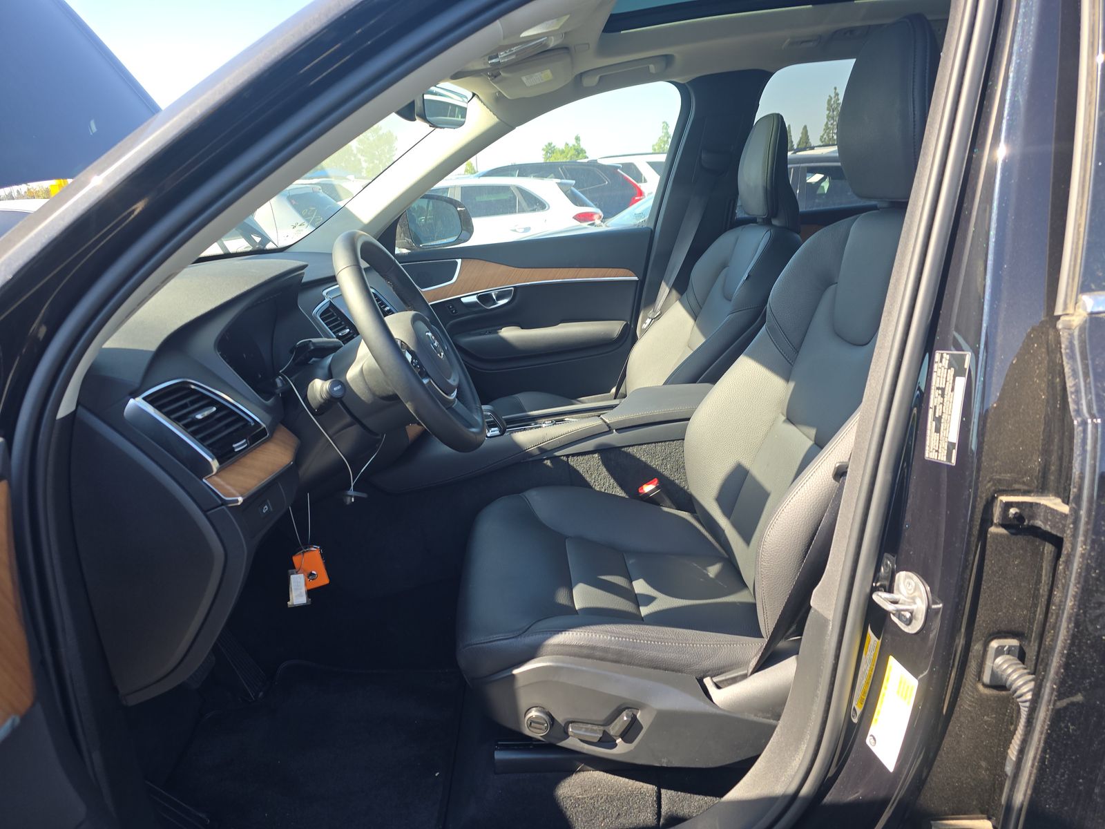 2025 Volvo XC90 B6 Plus AWD