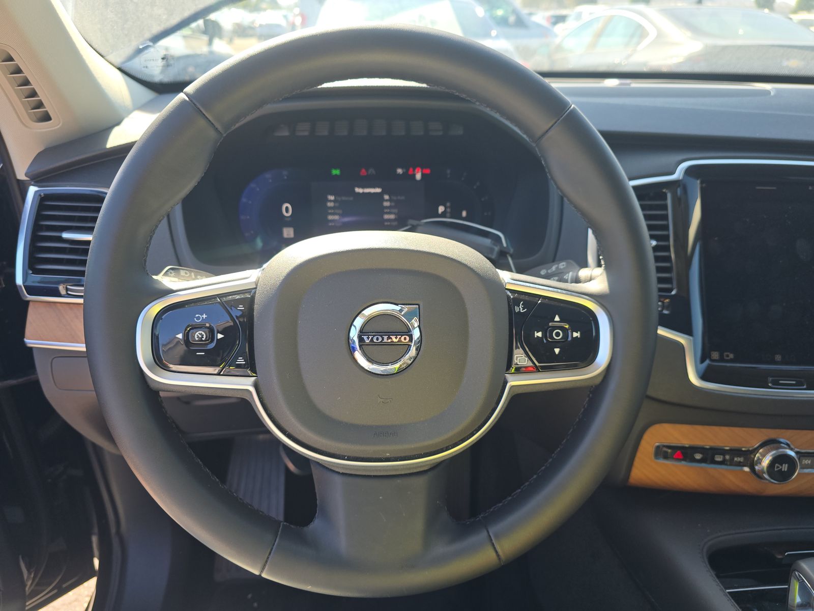 2025 Volvo XC90 B6 Plus AWD