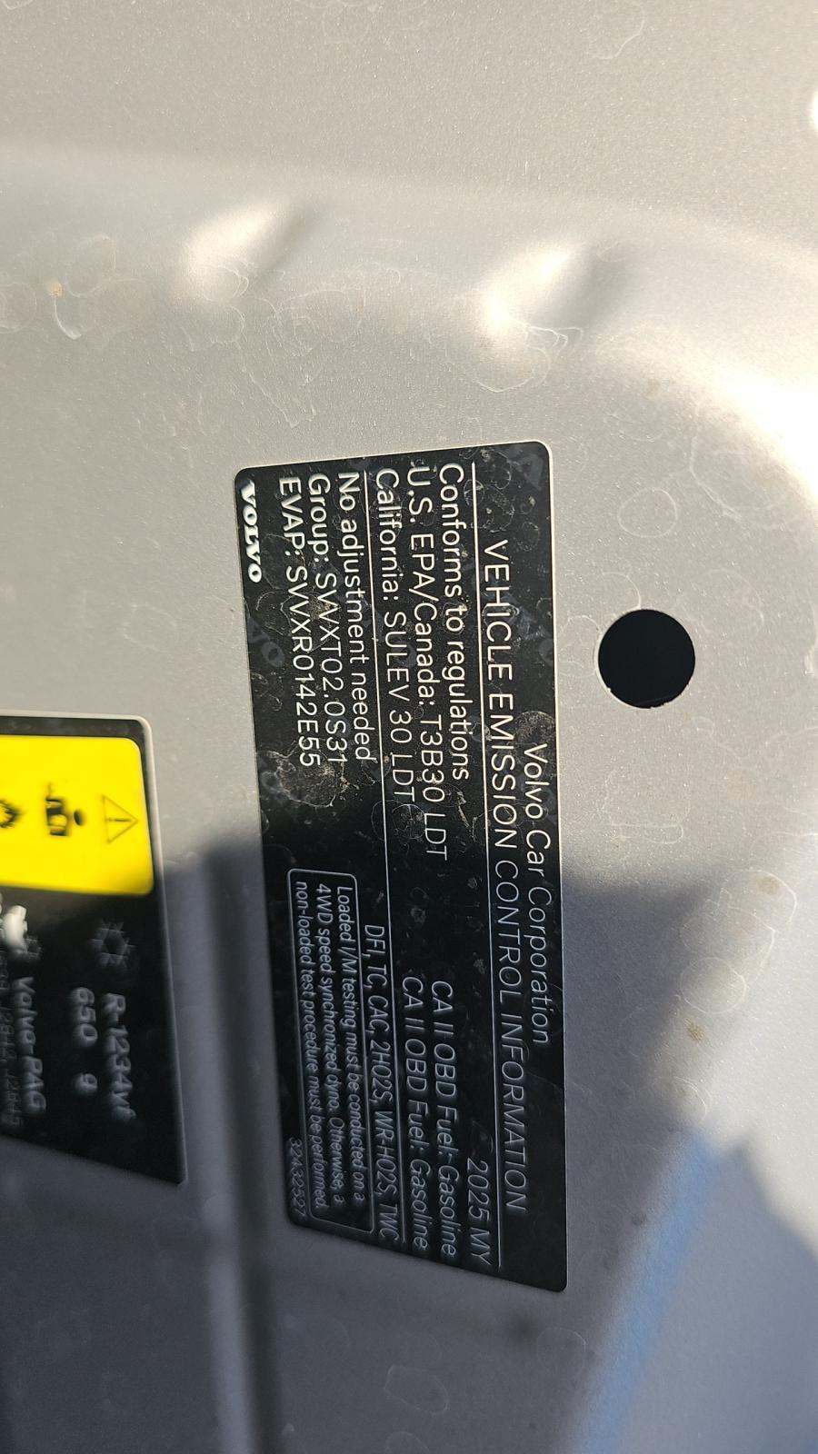 2025 Volvo XC60 B5 Plus AWD