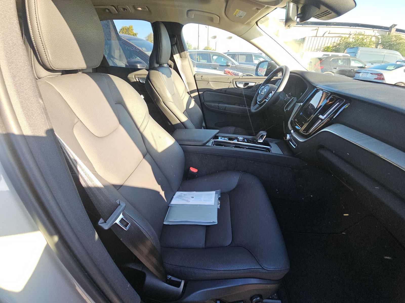 2025 Volvo XC60 B5 Plus AWD