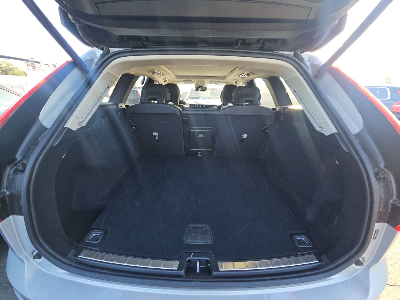 2025 Volvo XC60 B5 Plus AWD