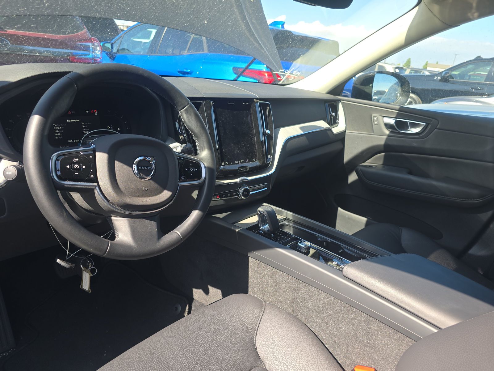 2025 Volvo XC60 B5 Plus AWD