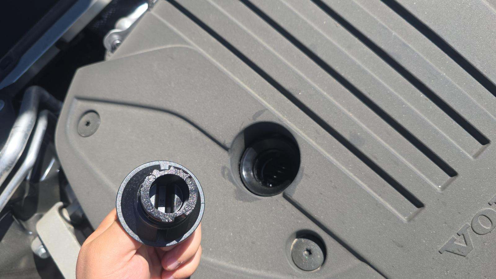 2025 Volvo XC60 B5 Plus AWD