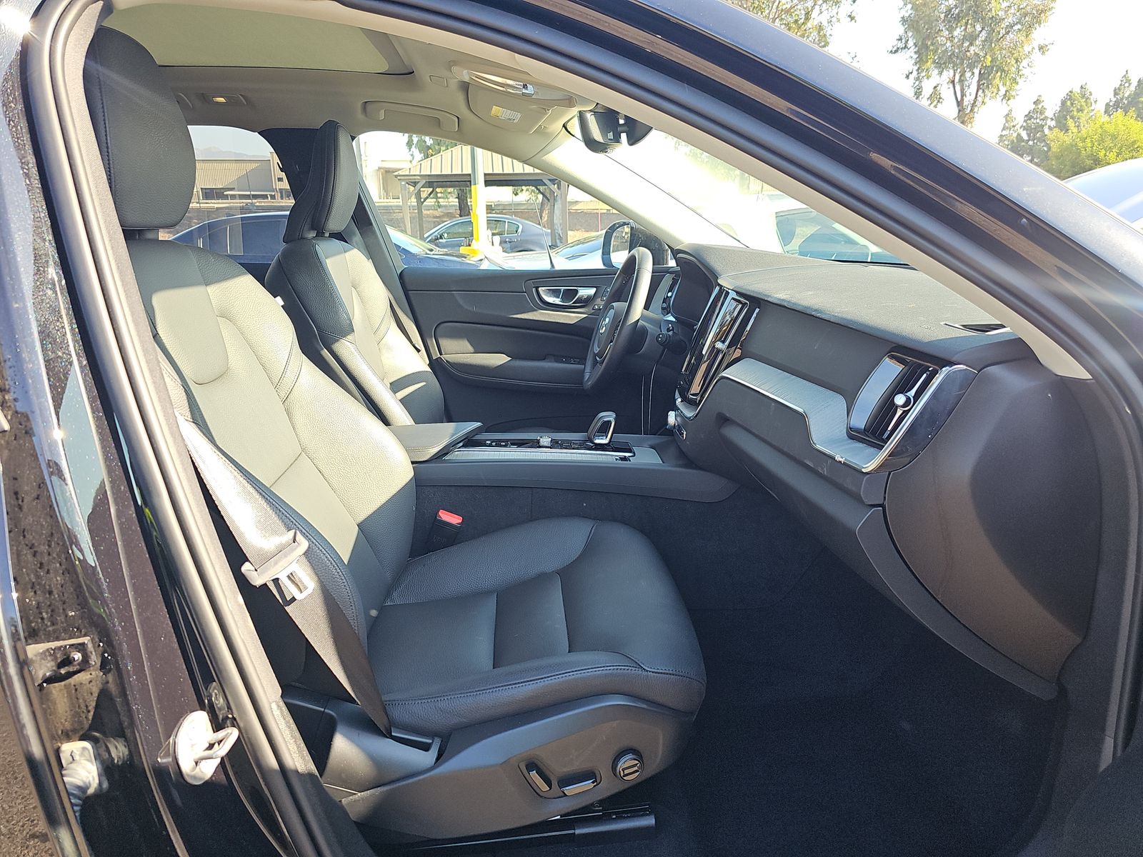 2025 Volvo XC60 B5 Plus AWD