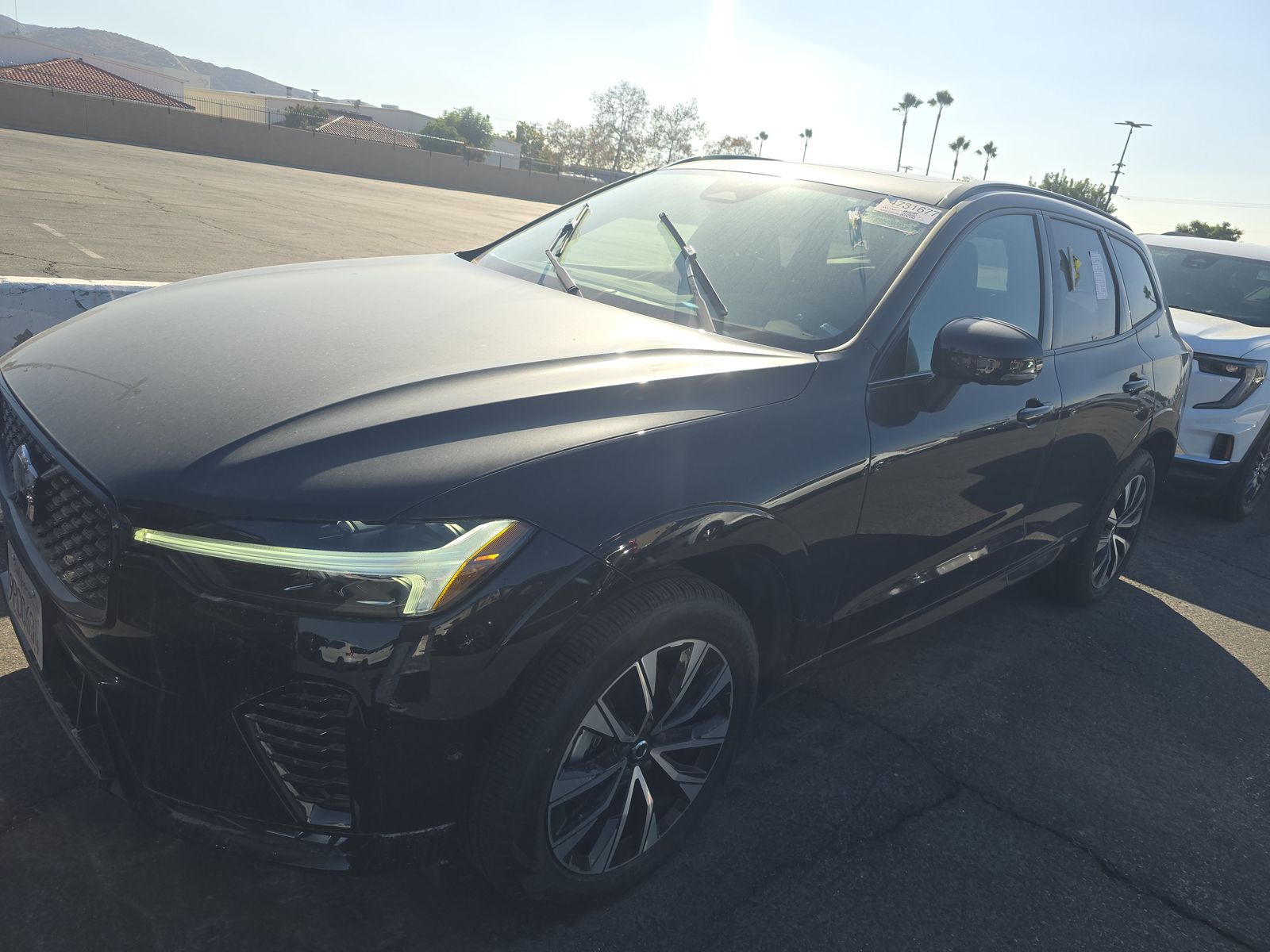 2025 Volvo XC60 B5 Plus AWD