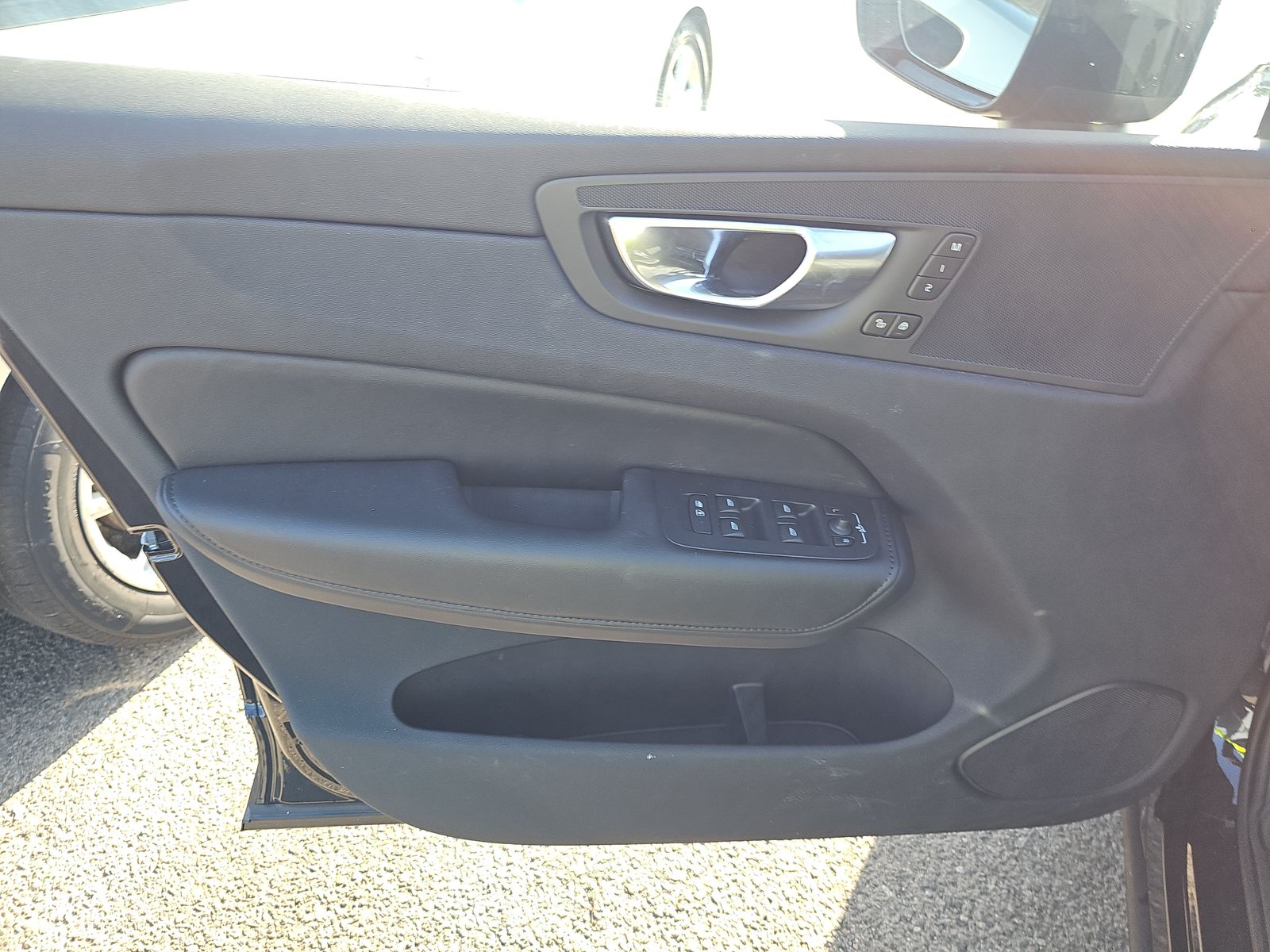 2025 Volvo XC60 B5 Plus AWD