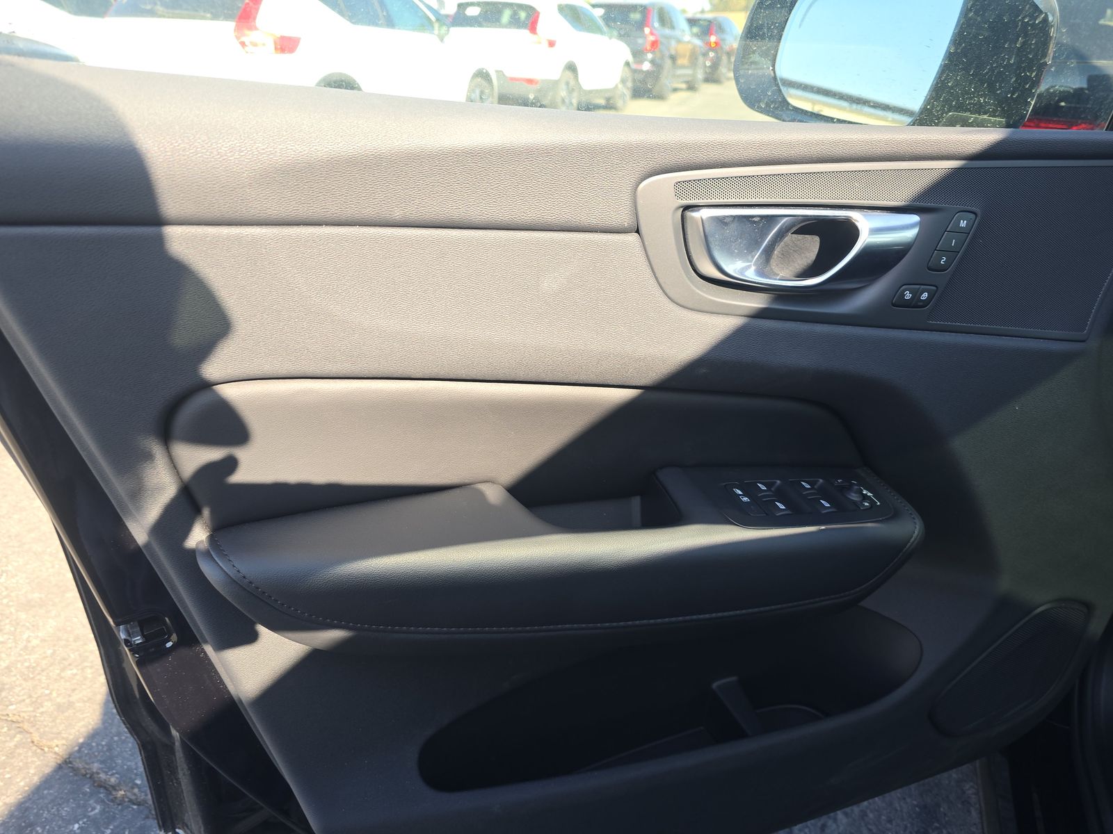 2025 Volvo XC60 B5 Plus AWD