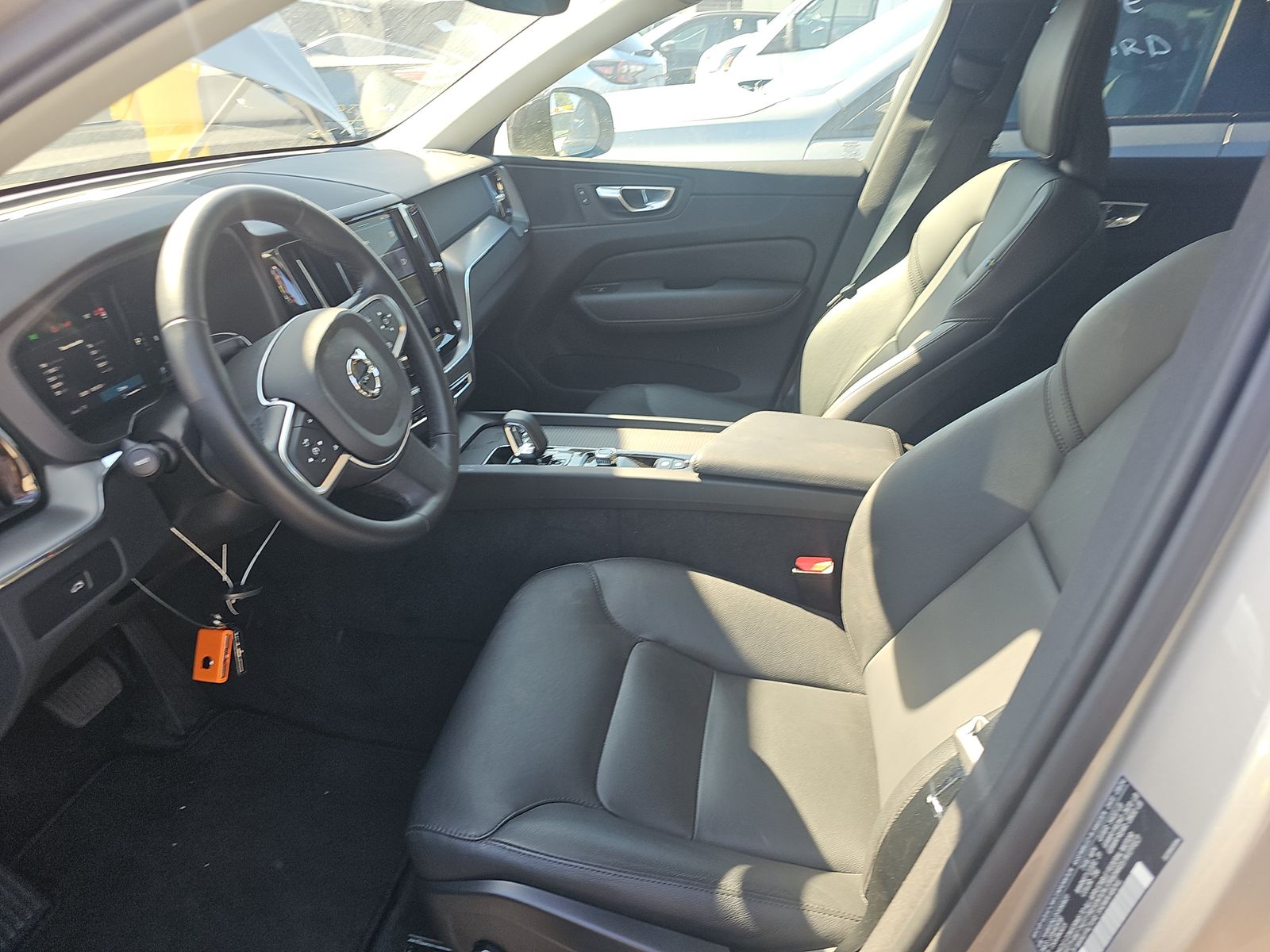 2025 Volvo XC60 B5 Core AWD