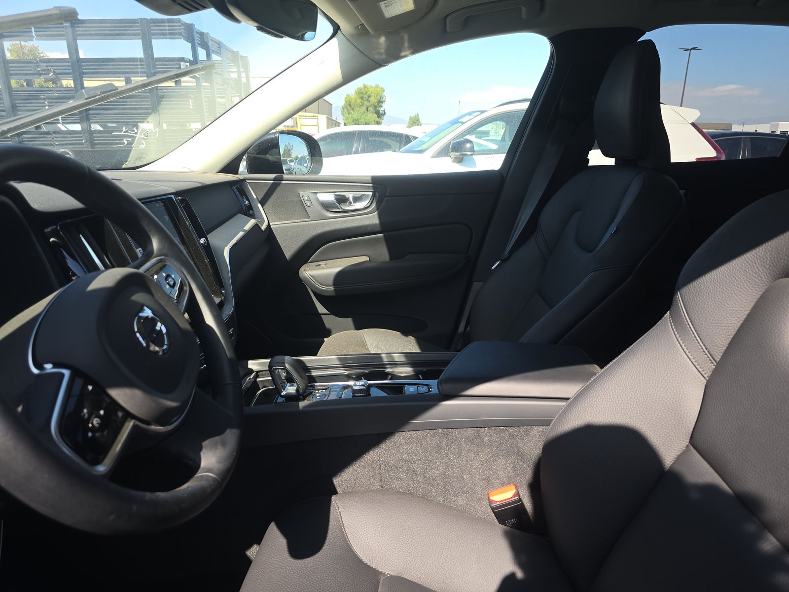 2025 Volvo XC60 B5 Plus AWD