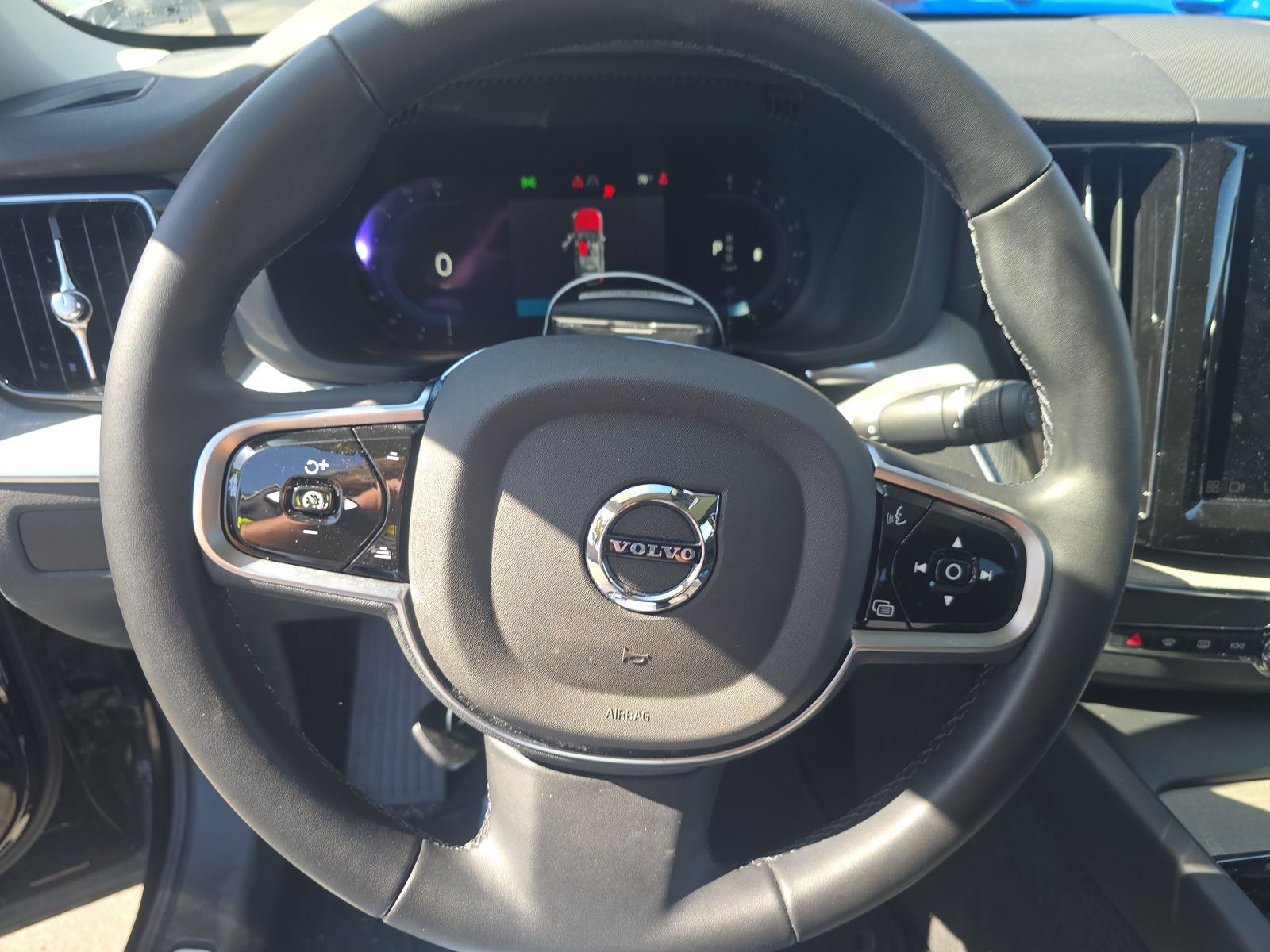 2025 Volvo XC60 B5 Plus AWD