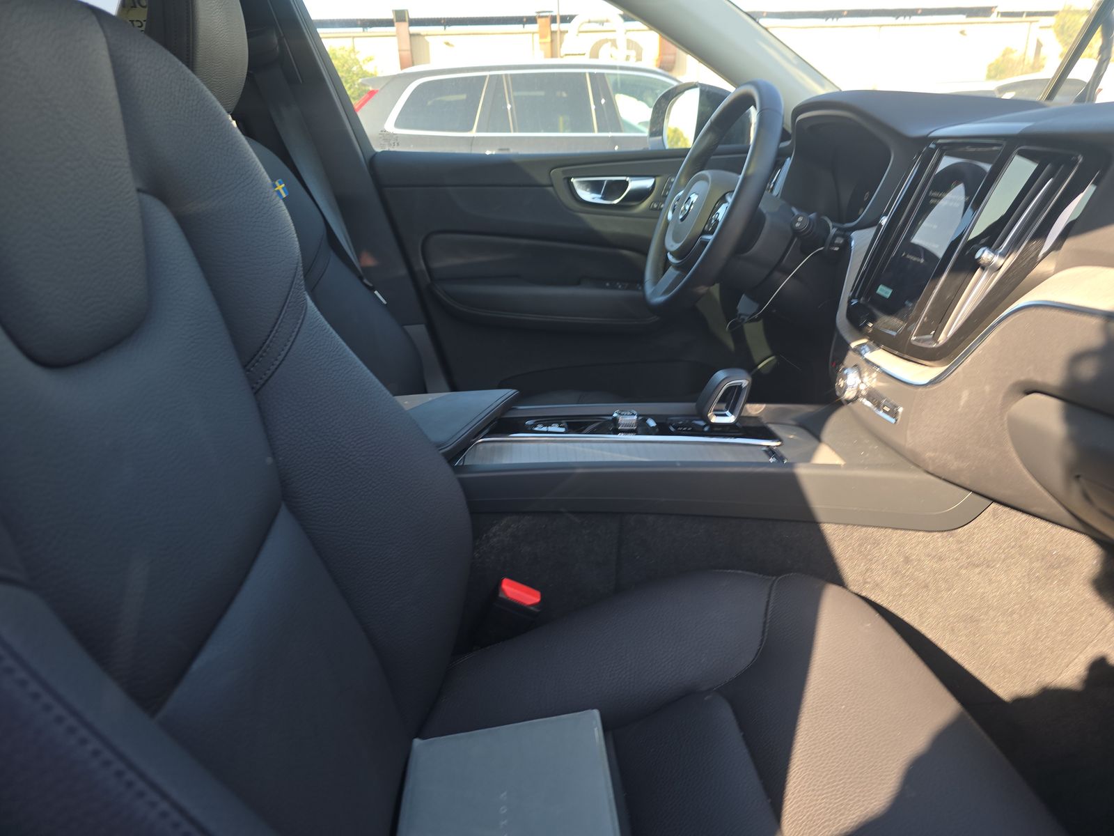 2025 Volvo XC60 B5 Plus AWD