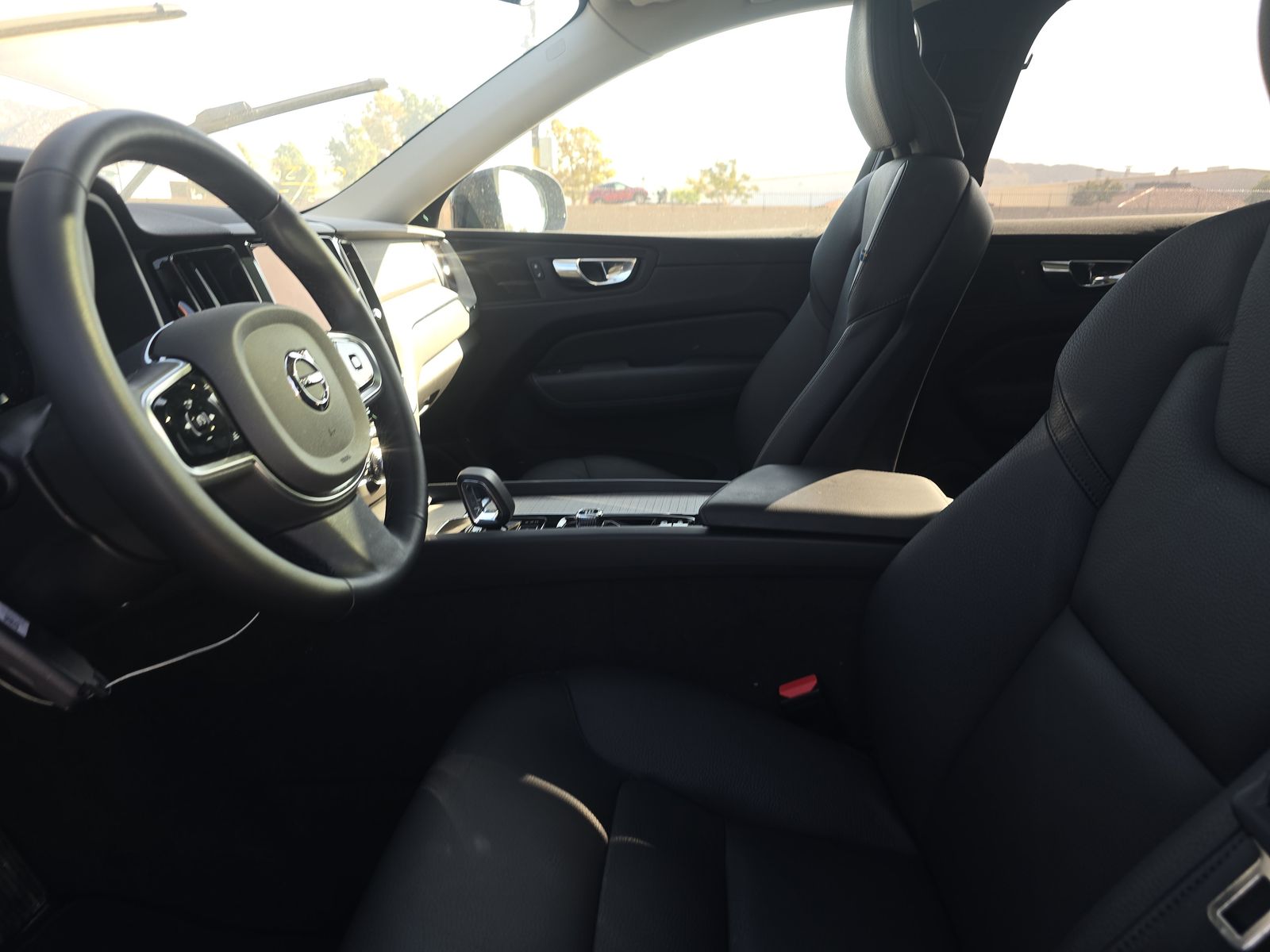 2025 Volvo XC60 B5 Plus AWD