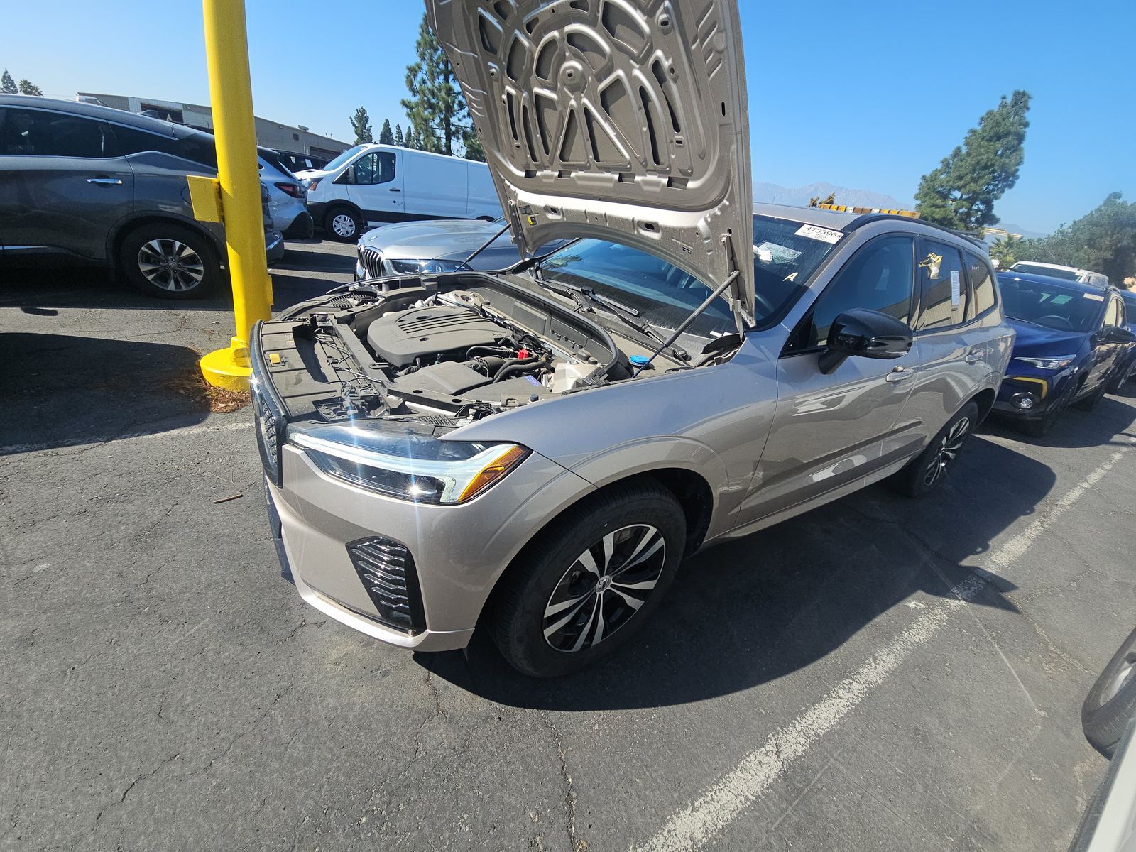 2025 Volvo XC60 B5 Core AWD