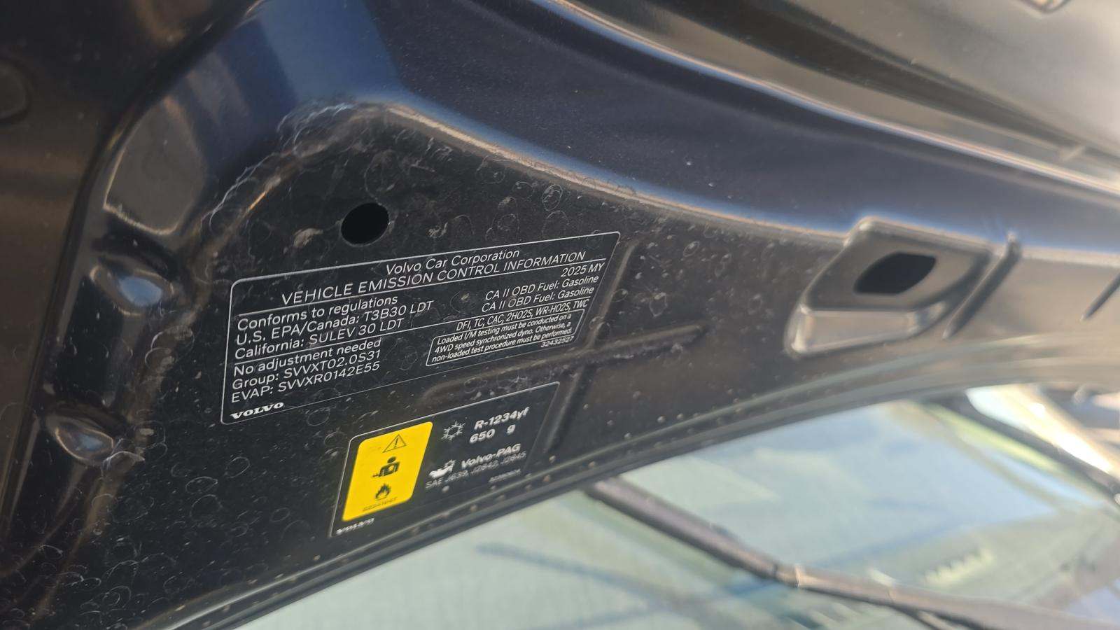 2025 Volvo XC60 B5 Plus AWD