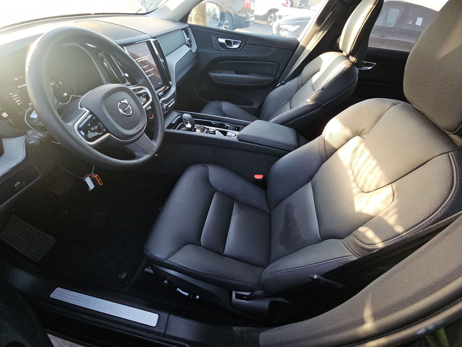 2025 Volvo XC60 B5 Plus AWD