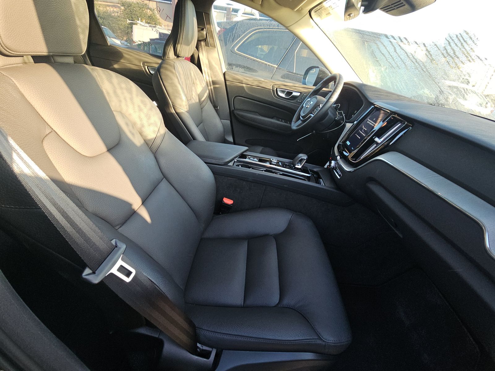 2025 Volvo XC60 B5 Plus AWD