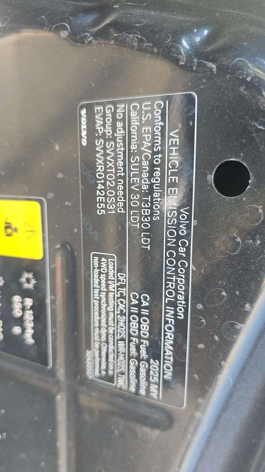 2025 Volvo XC60 B5 Plus AWD