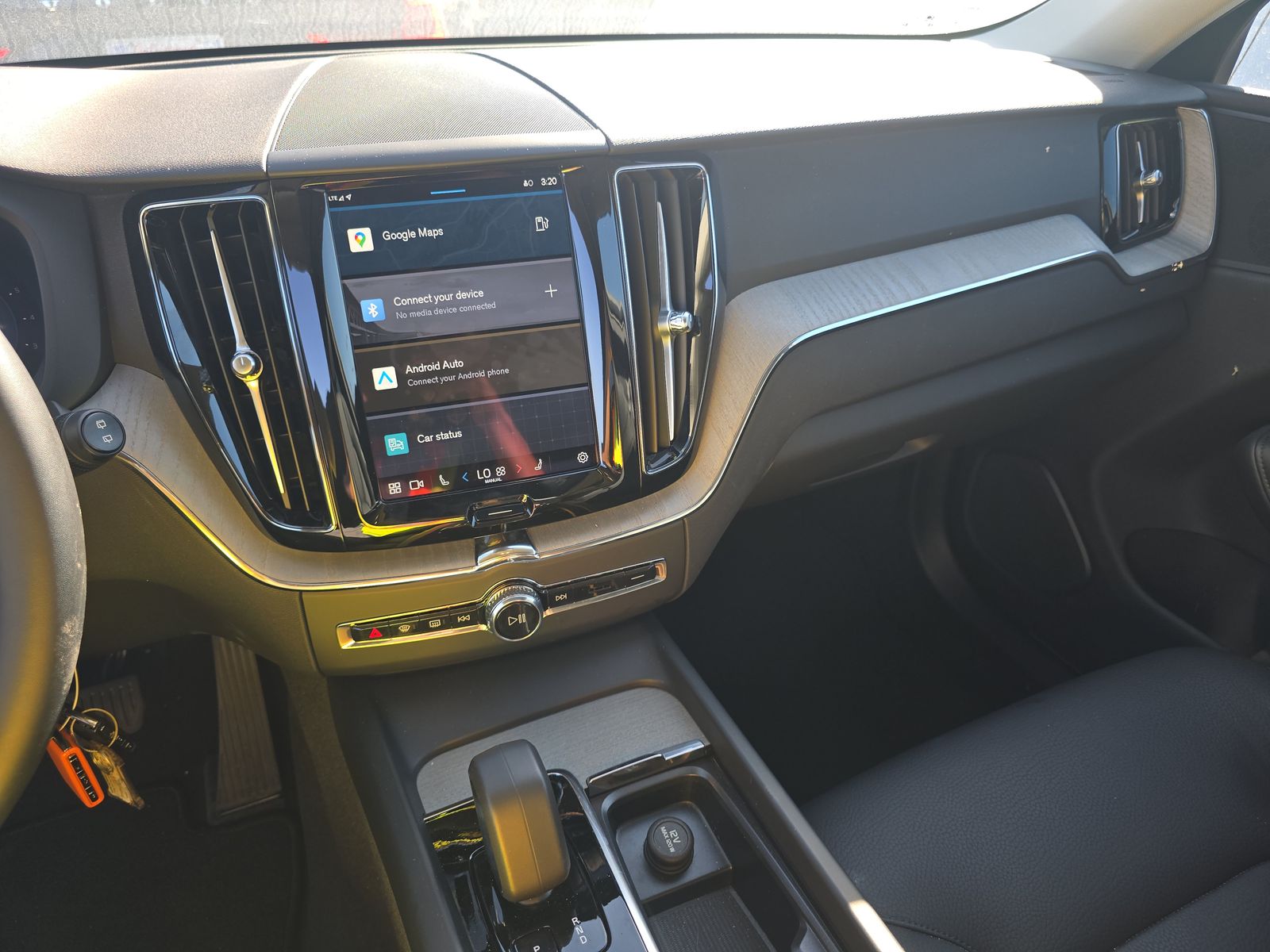 2025 Volvo XC60 B5 Plus AWD