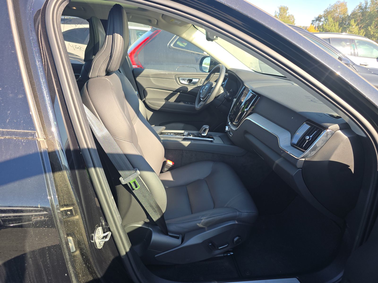 2025 Volvo XC60 B5 Plus AWD