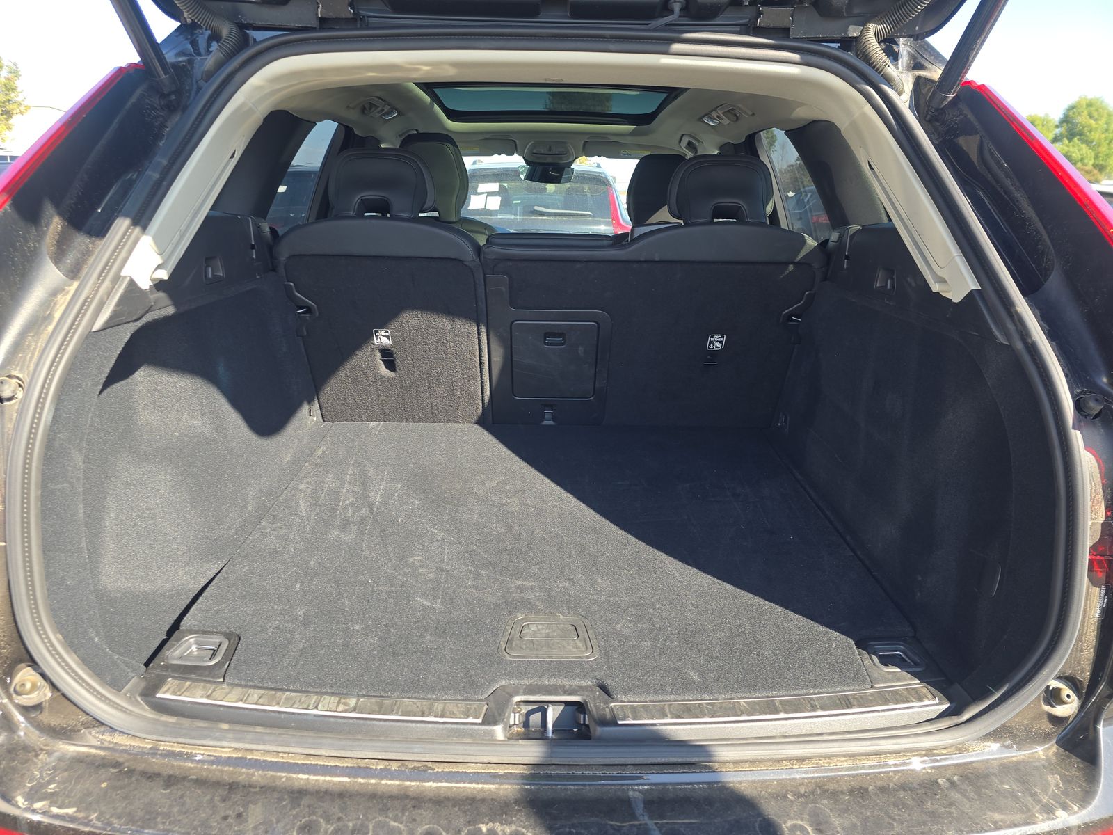 2025 Volvo XC60 B5 Plus AWD