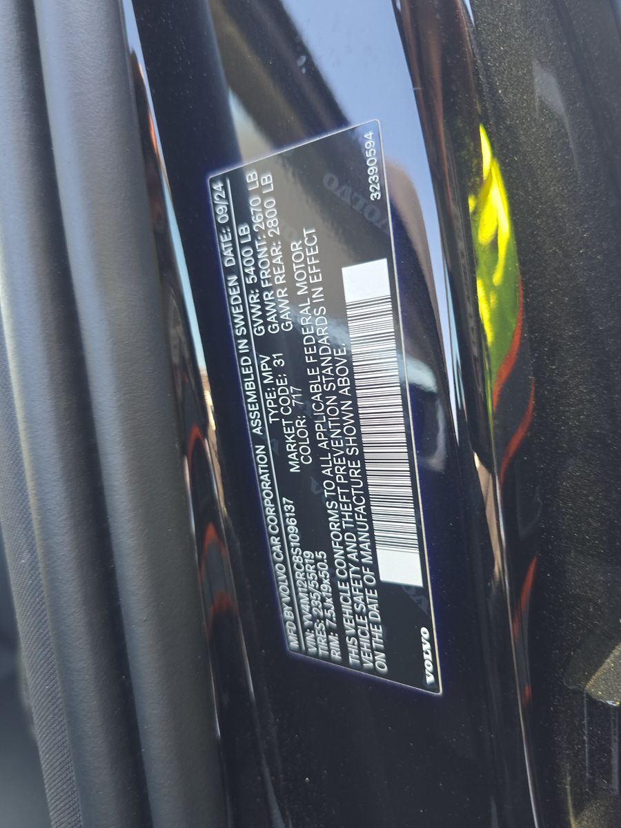 2025 Volvo XC60 B5 Plus AWD