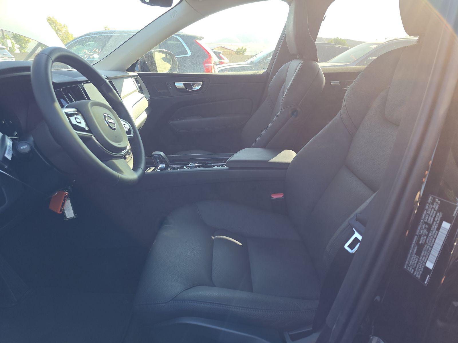 2025 Volvo XC60 B5 Plus AWD