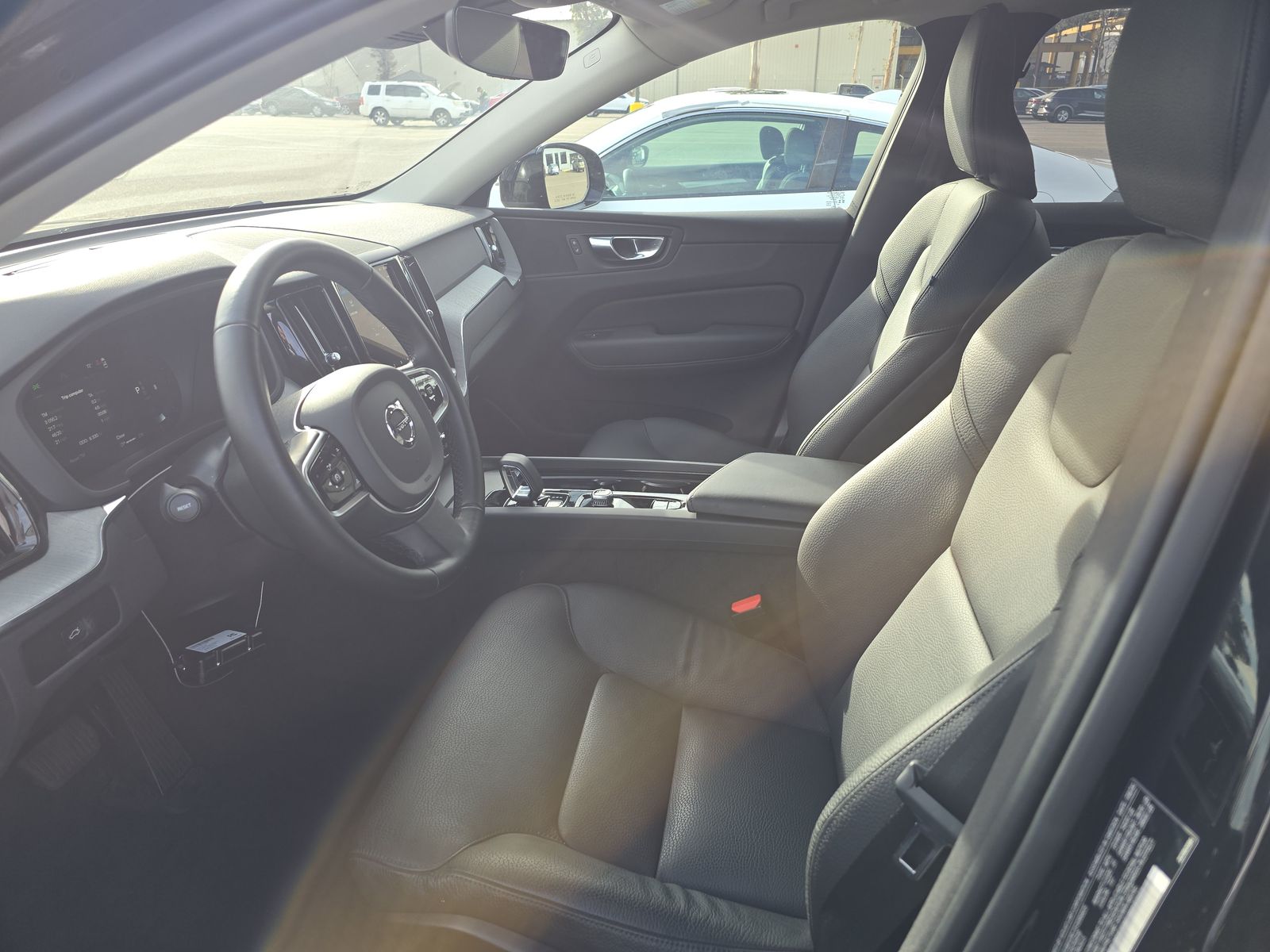 2025 Volvo XC60 B5 Plus AWD