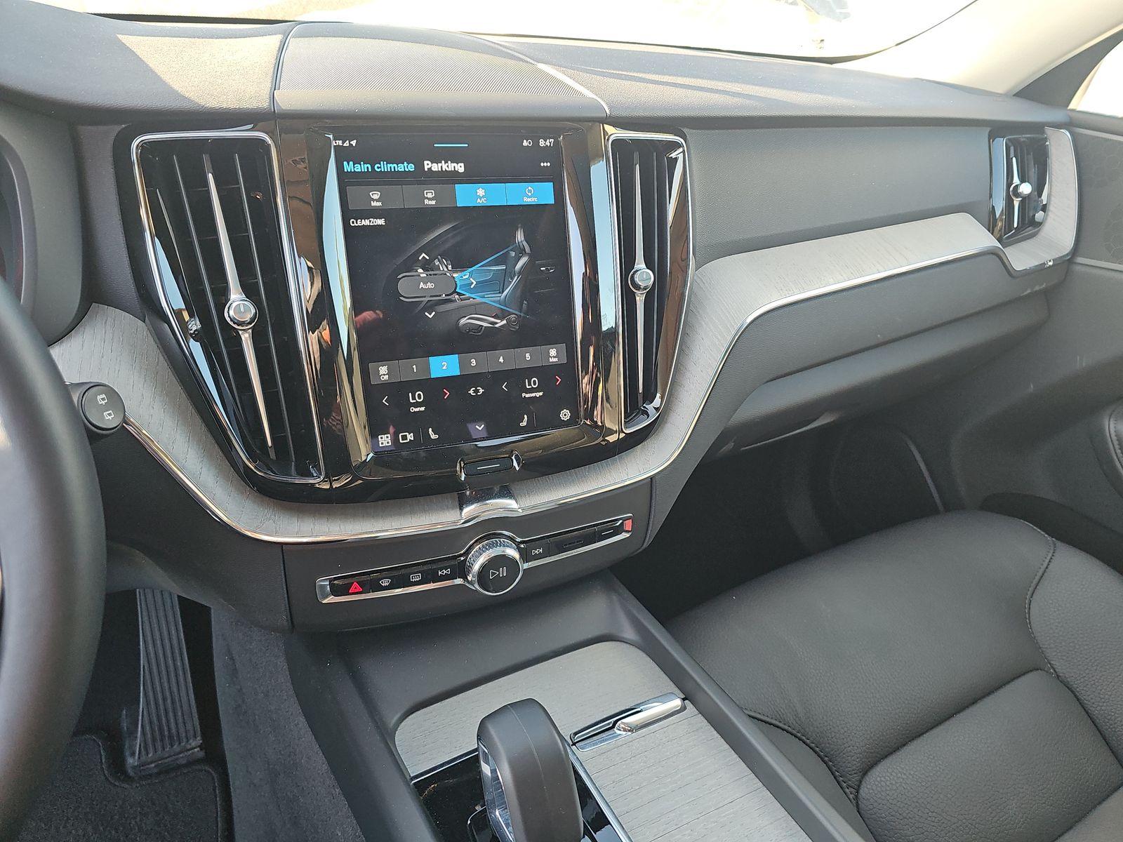 2025 Volvo XC60 B5 Plus AWD