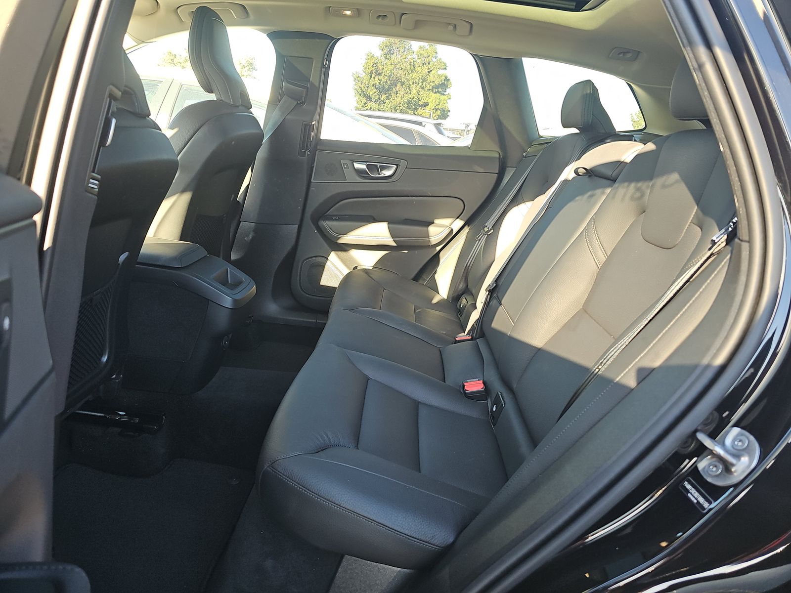 2025 Volvo XC60 B5 Plus AWD