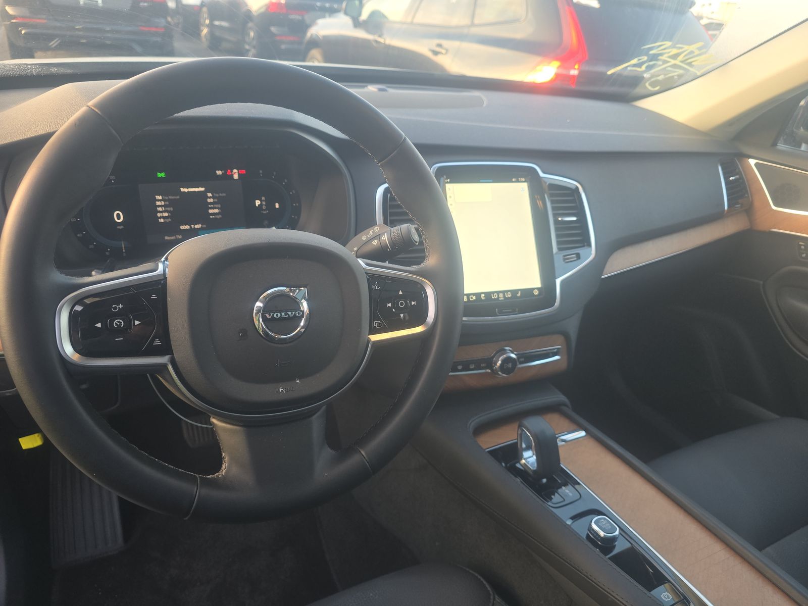 2025 Volvo XC90 B6 Plus AWD