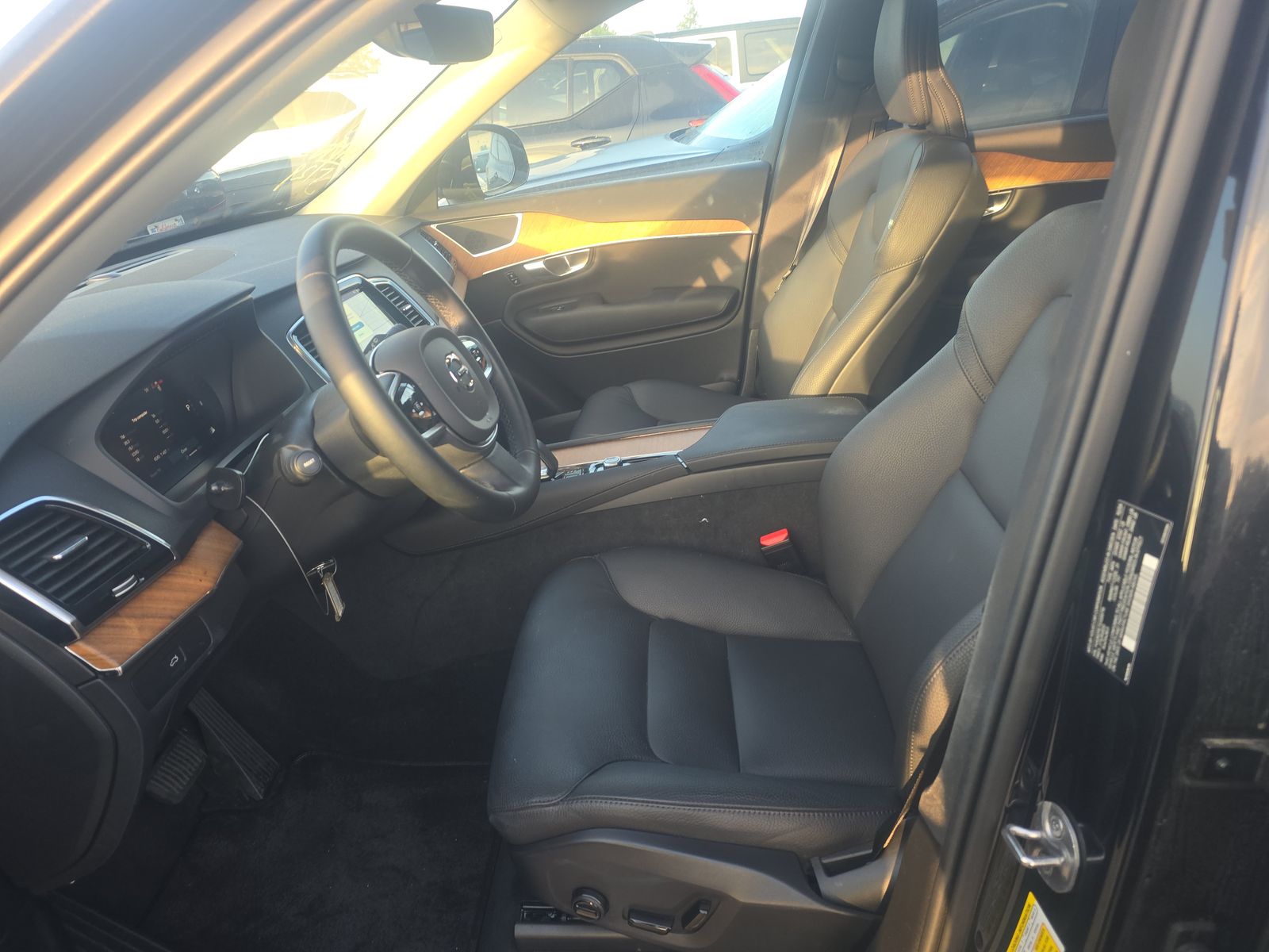 2025 Volvo XC90 B6 Plus AWD