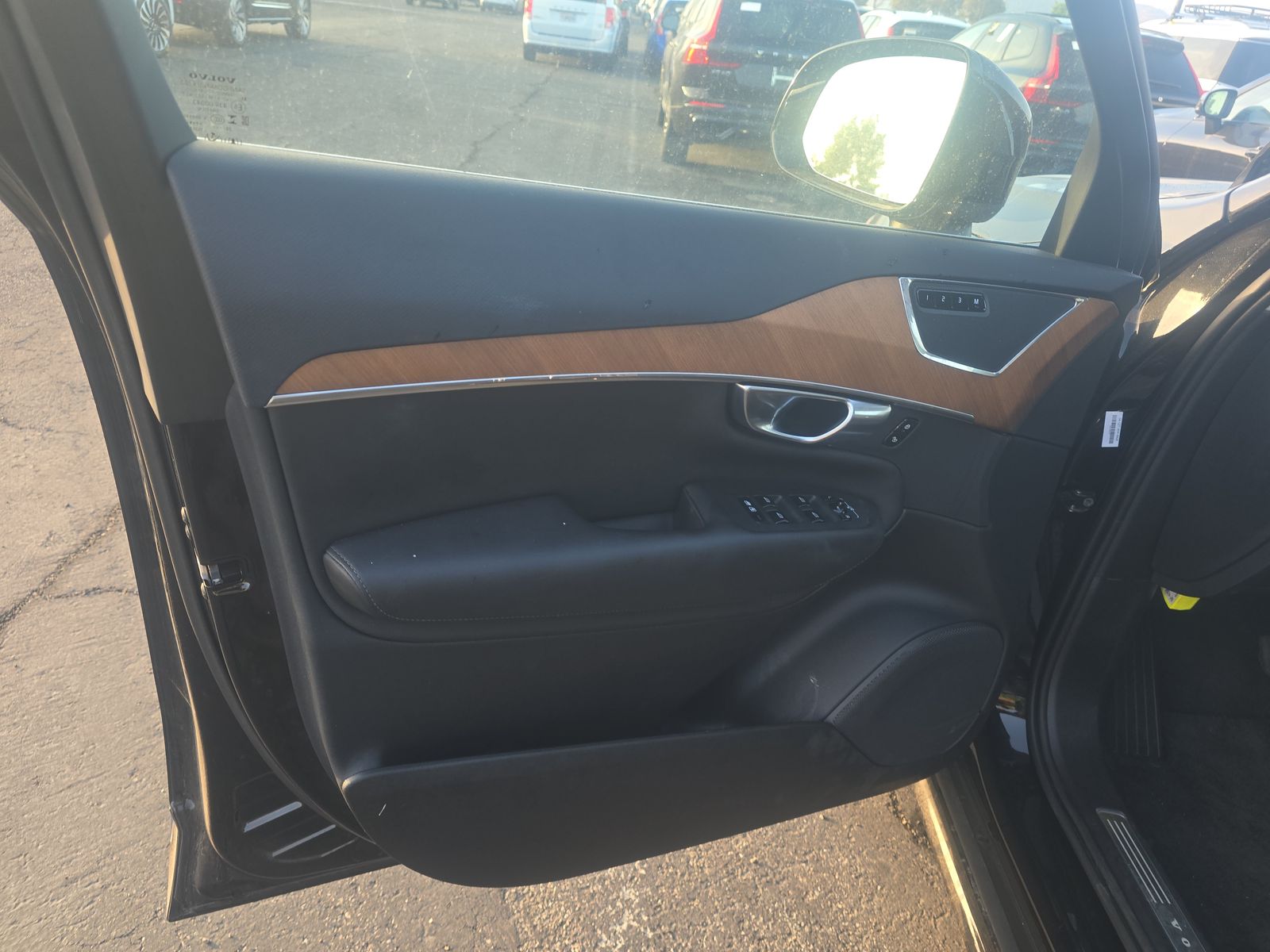 2025 Volvo XC90 B6 Plus AWD