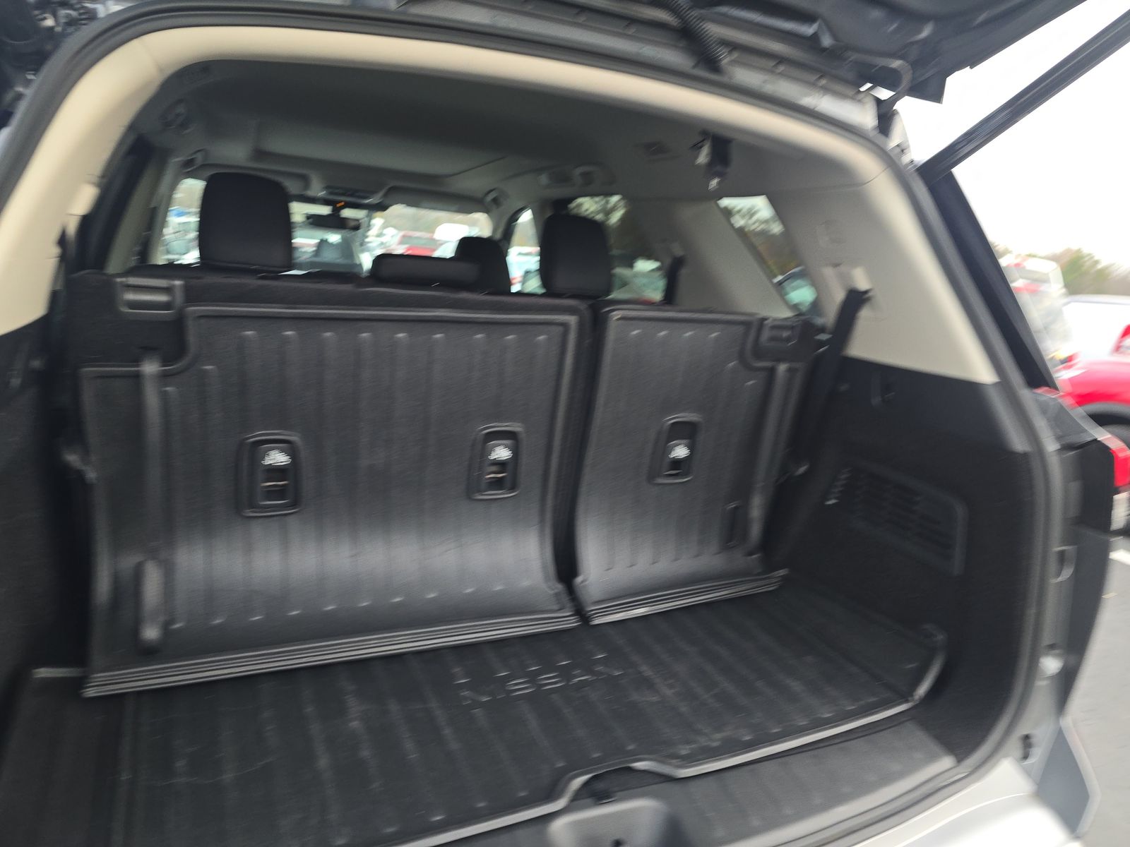 2024 Nissan Pathfinder Platinum AWD