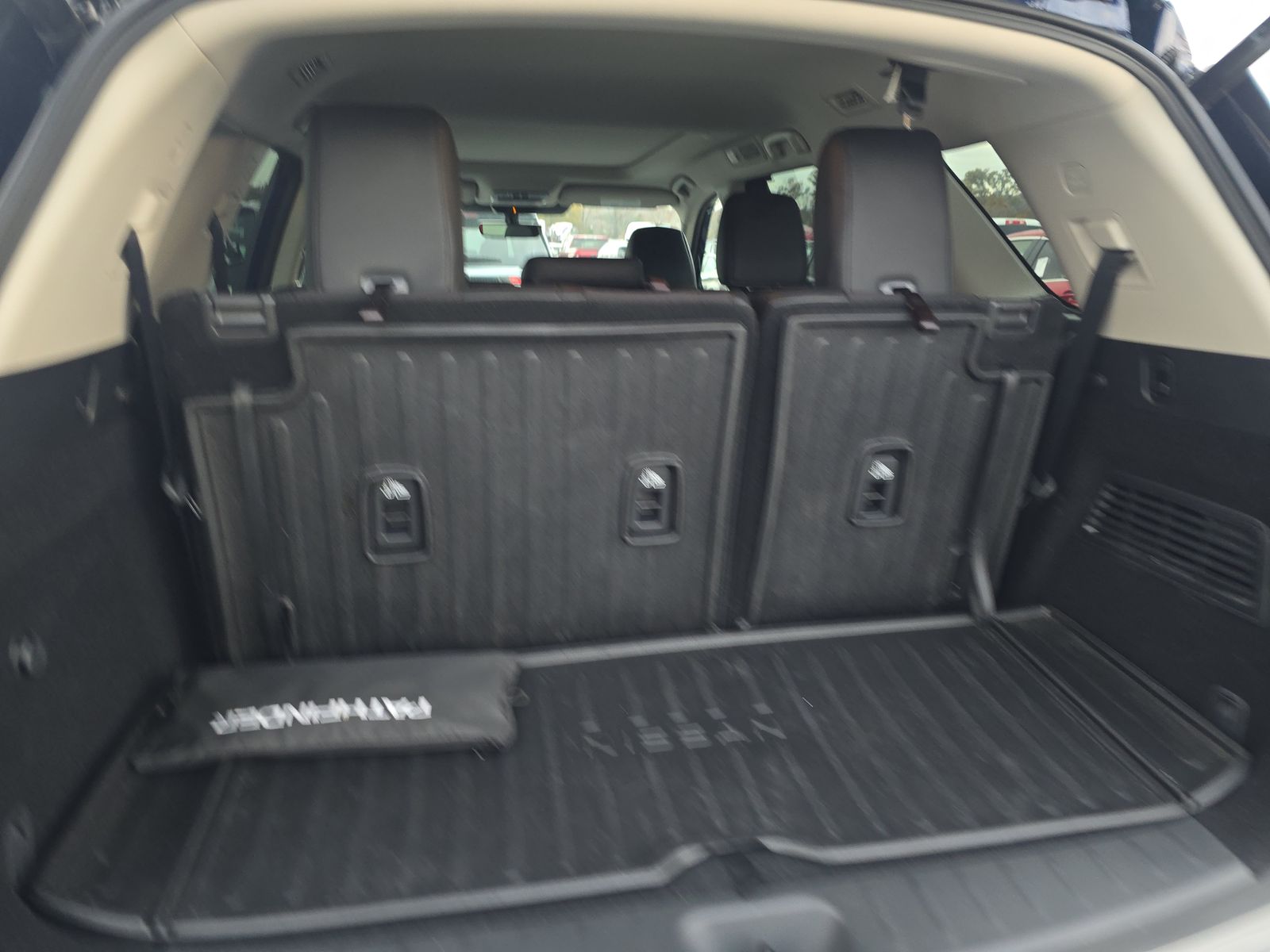 2024 Nissan Pathfinder Platinum AWD