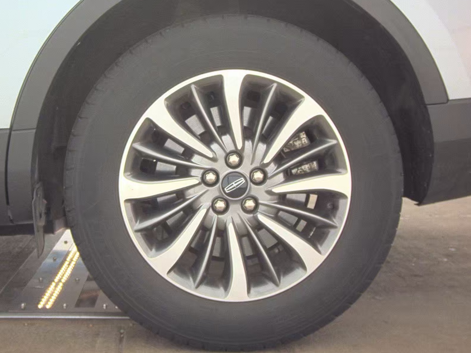 2022 Lincoln Nautilus Standard AWD