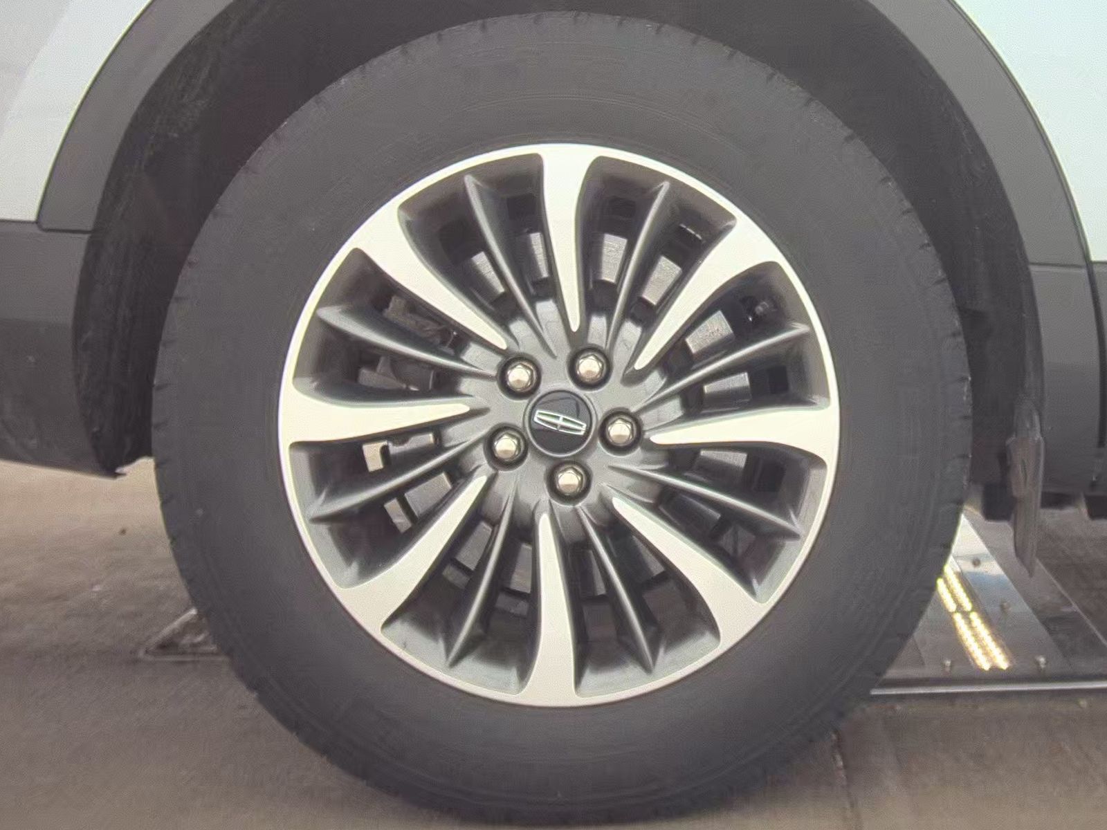 2022 Lincoln Nautilus Standard AWD