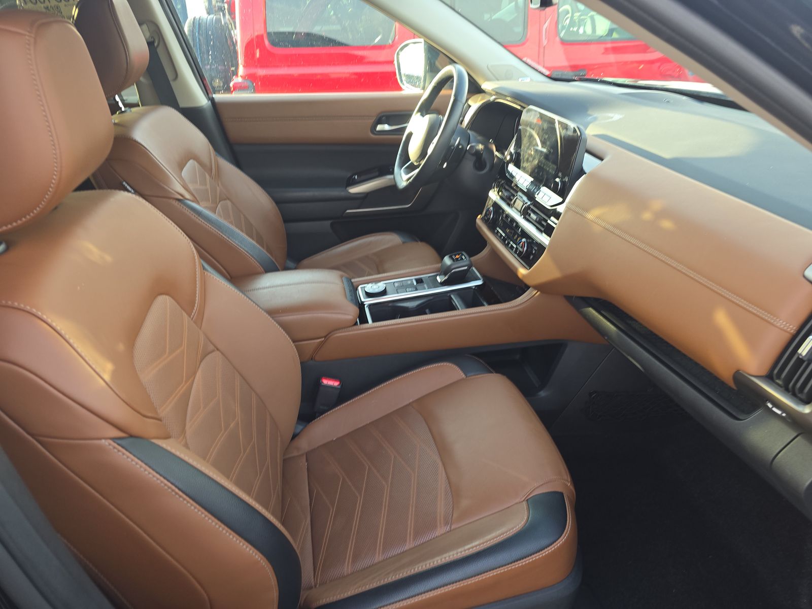 2024 Nissan Pathfinder Platinum AWD