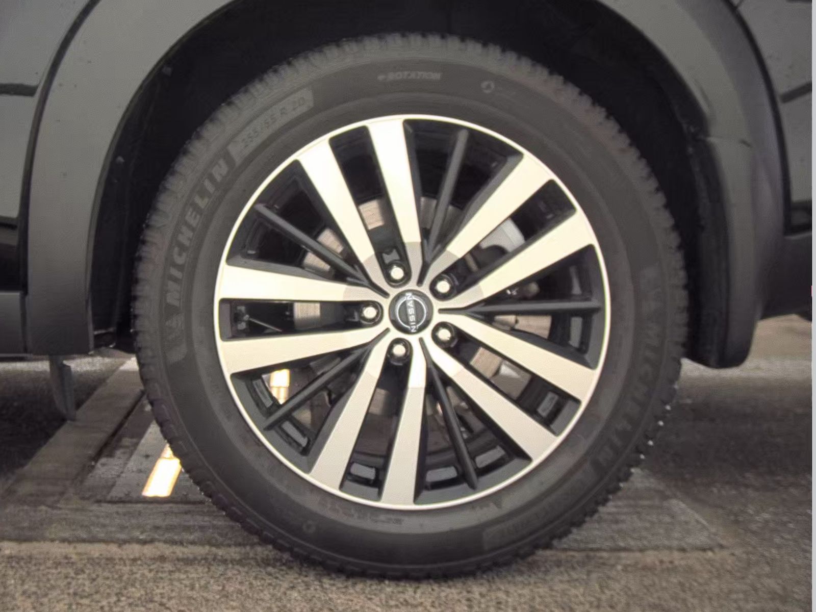 2024 Nissan Pathfinder Platinum AWD