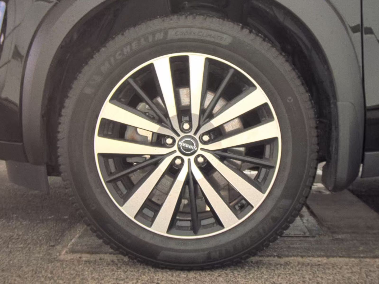 2024 Nissan Pathfinder Platinum AWD