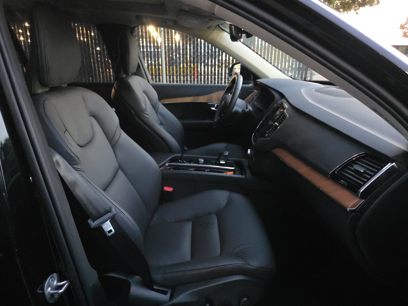 2025 Volvo XC90 B6 Plus AWD