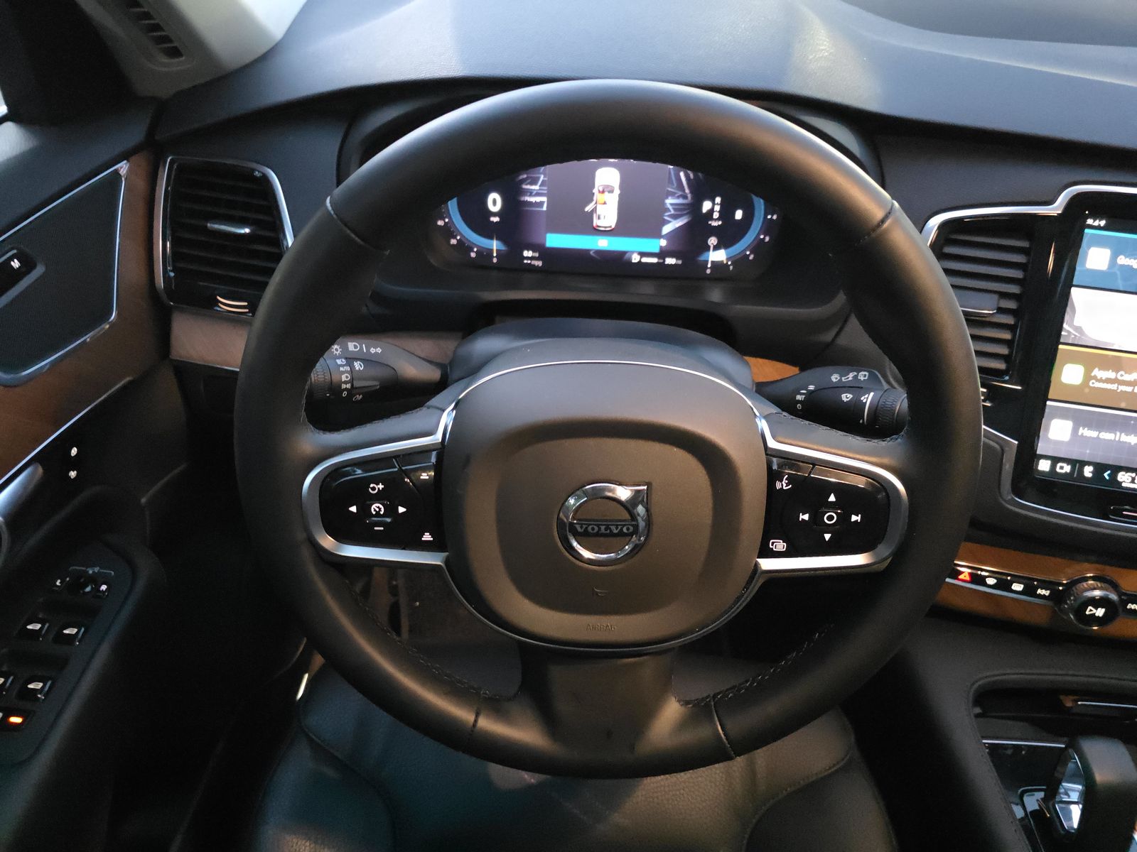 2025 Volvo XC90 B6 Plus AWD