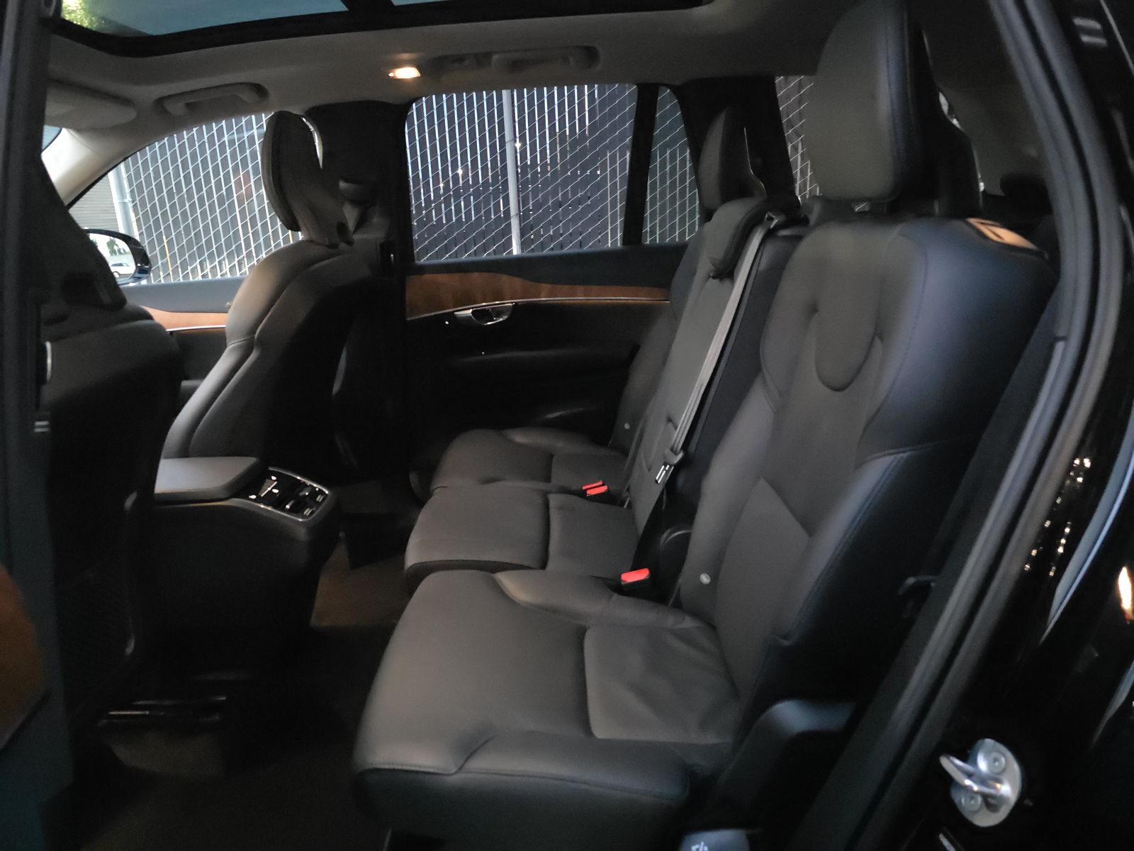 2025 Volvo XC90 B6 Plus AWD