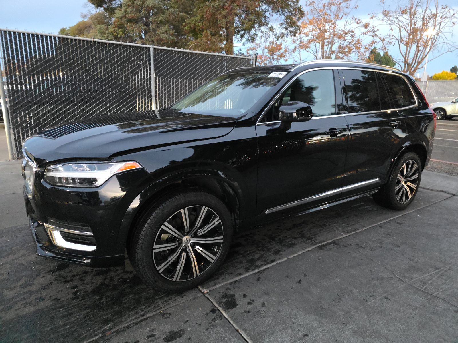2025 Volvo XC90 B6 Plus AWD